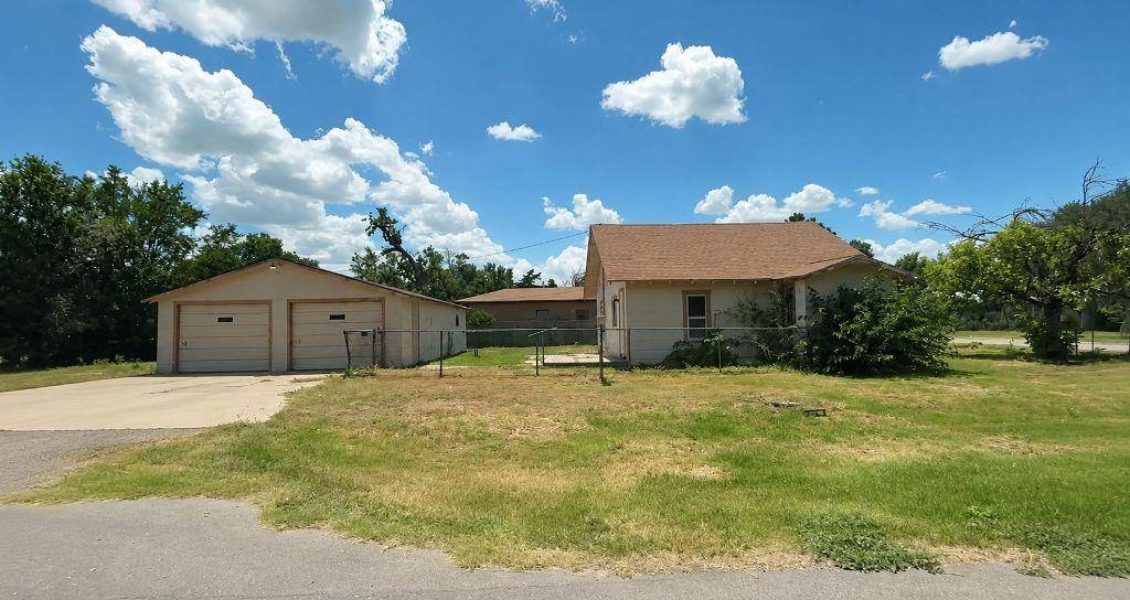 417 W First ST, Gage, OK 73843