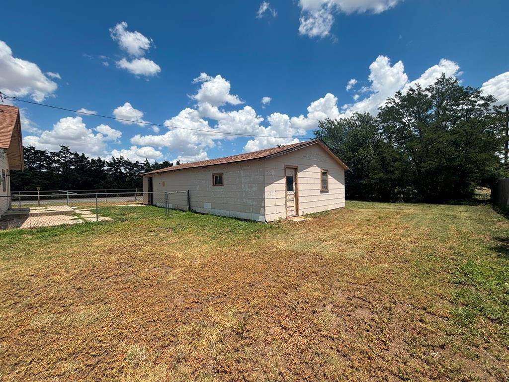 417 W First ST, Gage, OK 73843