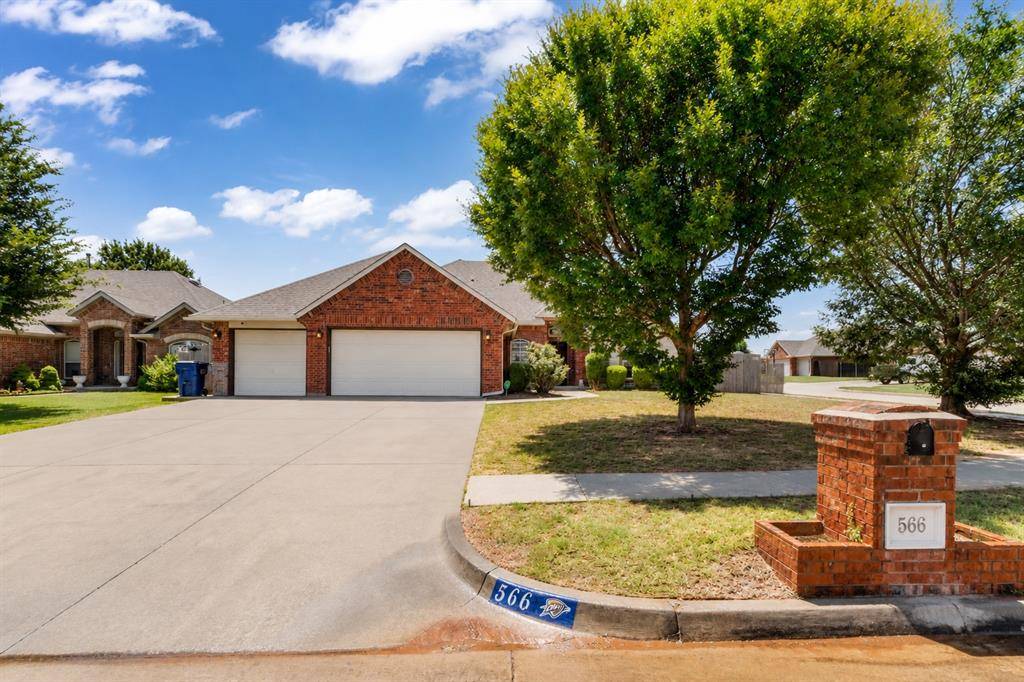 566 W Hunters Court WAY, Mustang, OK 73064