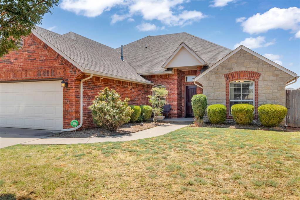 566 W Hunters Court WAY, Mustang, OK 73064