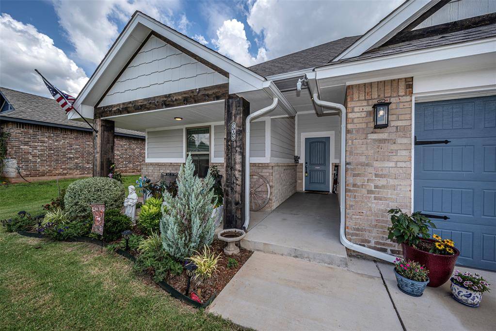 903 Dahlia LN, Noble, OK 73068