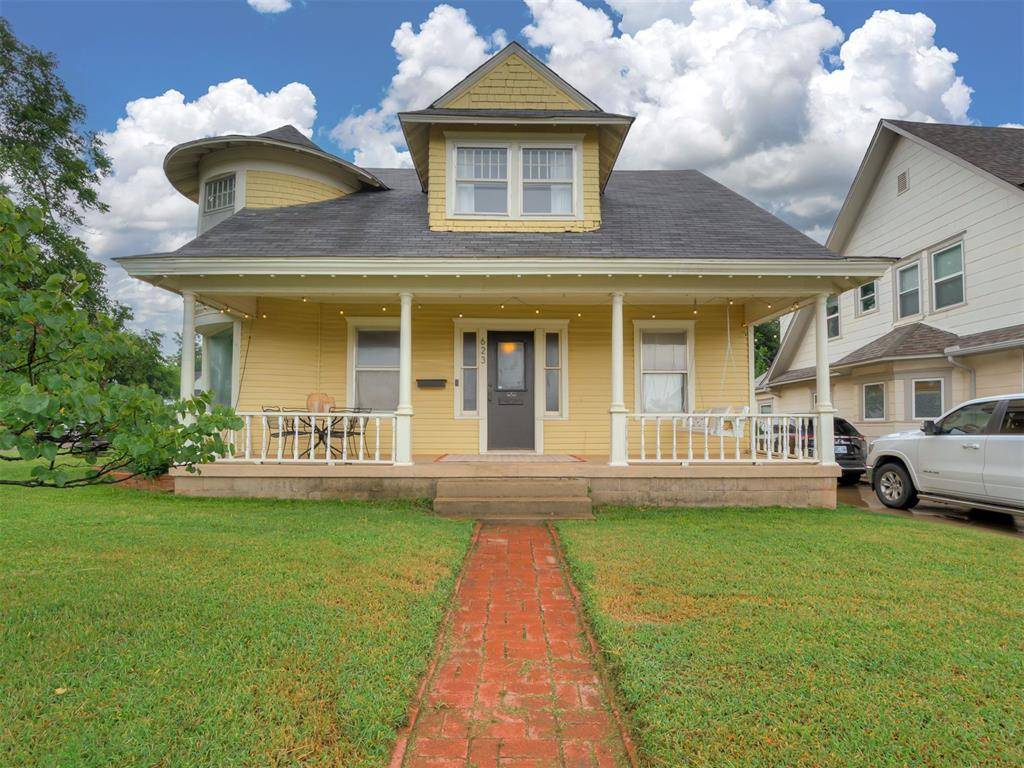 623 E Warner AVE, Guthrie, OK 73044