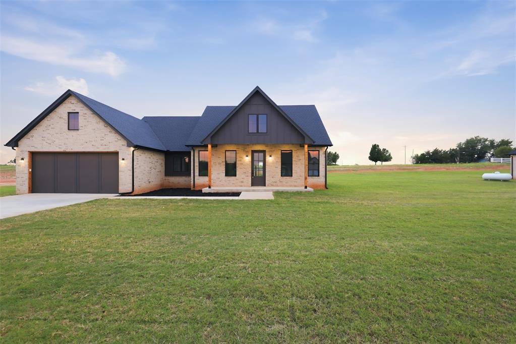 2153 Providence WAY, Crescent, OK 73028