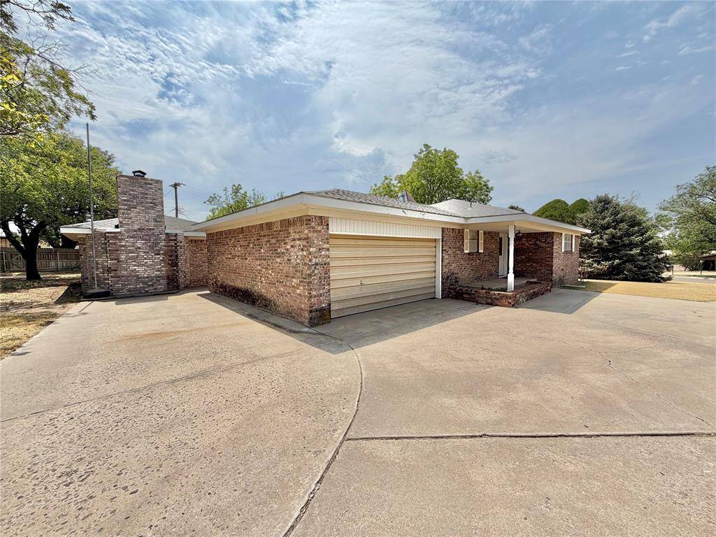 231 Circle DR, Guymon, OK 73942