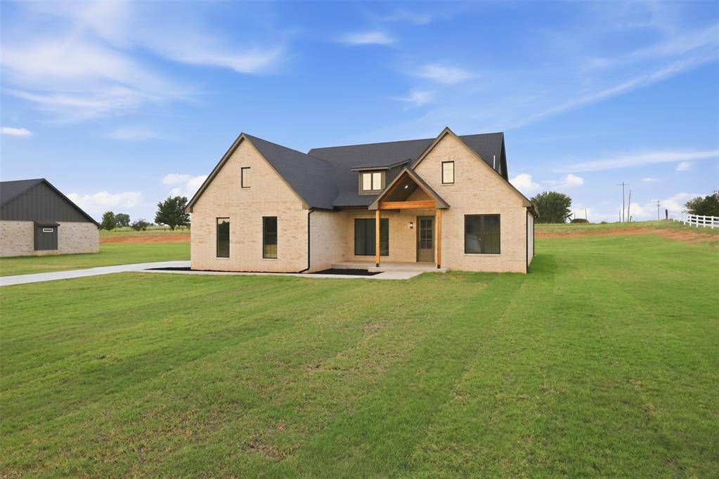 2179 Providence WAY, Crescent, OK 73028