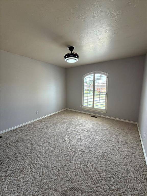704 Colony DR, Edmond, OK 73003