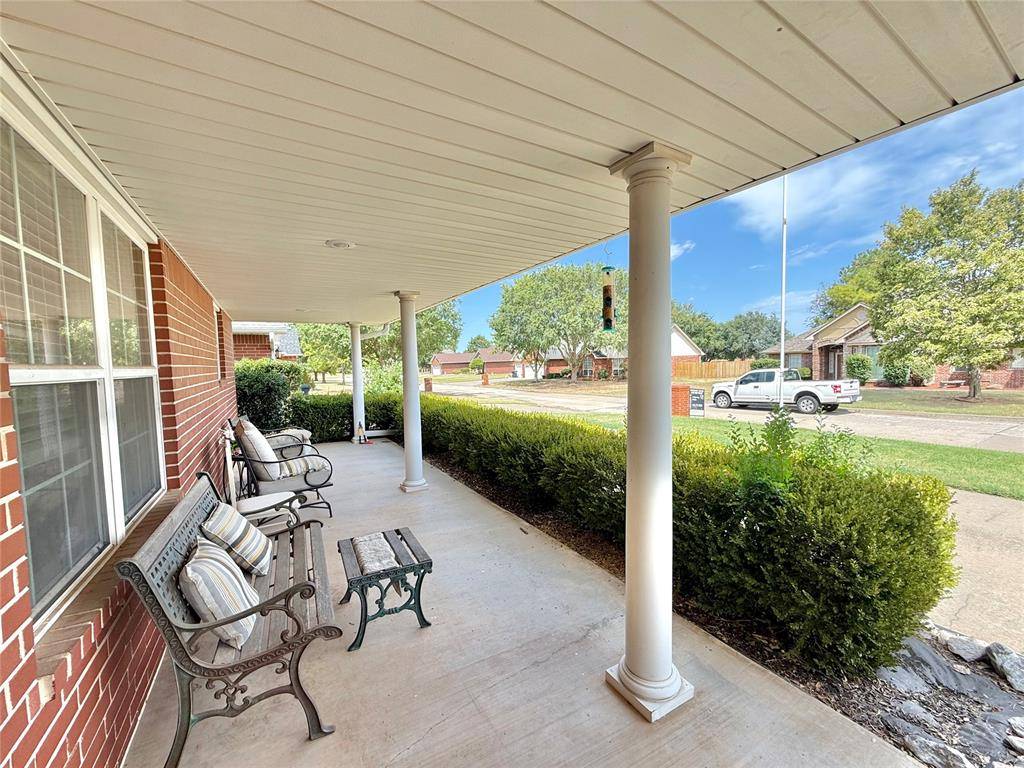502 Pool LN, Shawnee, OK 74801
