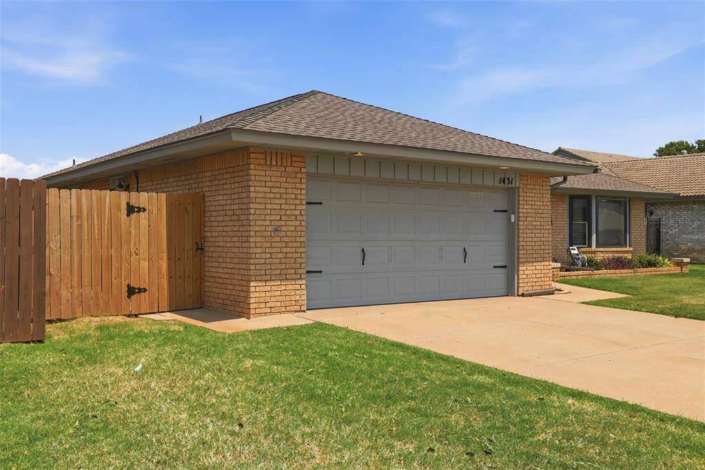 1431 Pickford LN, Oklahoma City, OK 73159