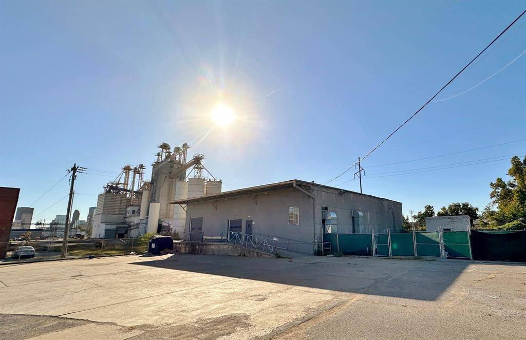 1210 NW 4th ST, Oklahoma City, OK 73106