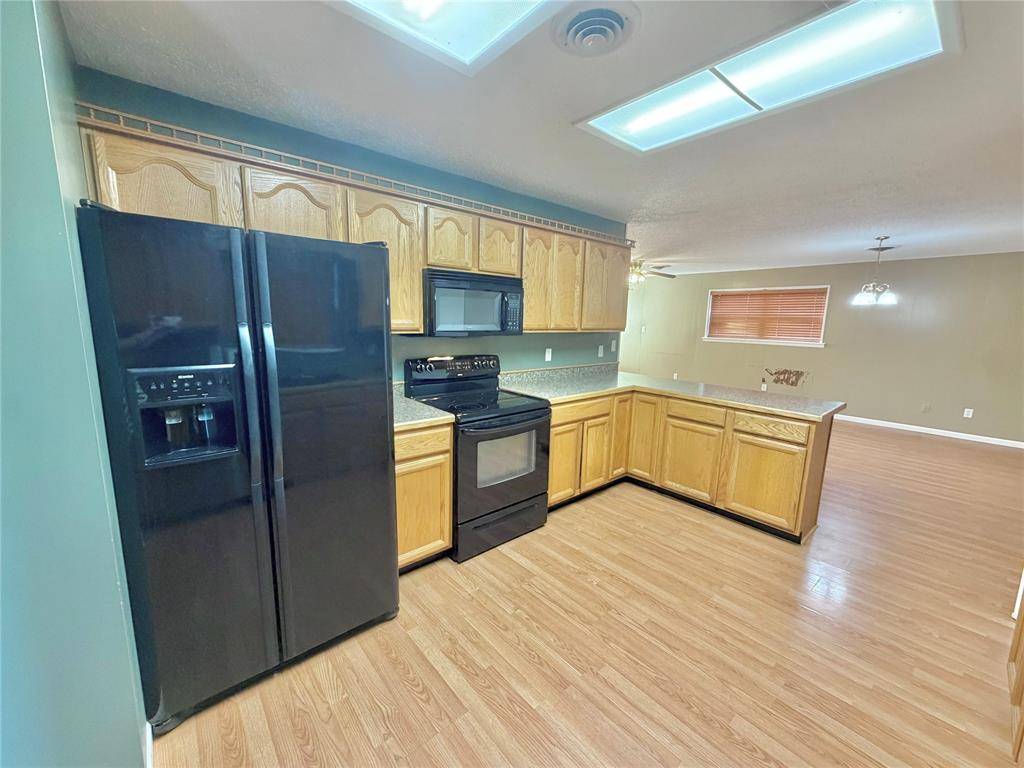 1702 N Crumley ST, Guymon, OK 73942