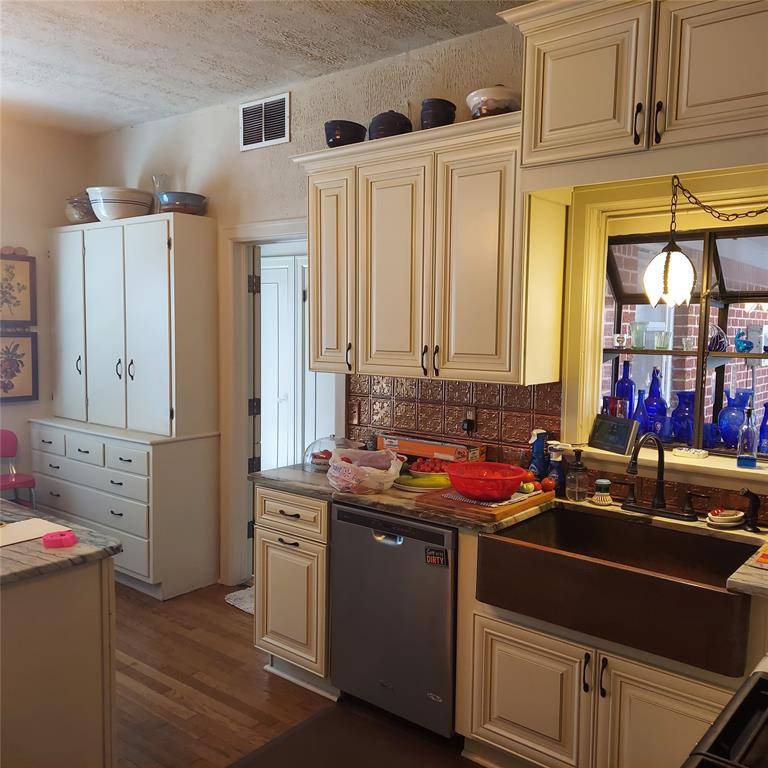 2121 W 15th ST, Chandler, OK 74834