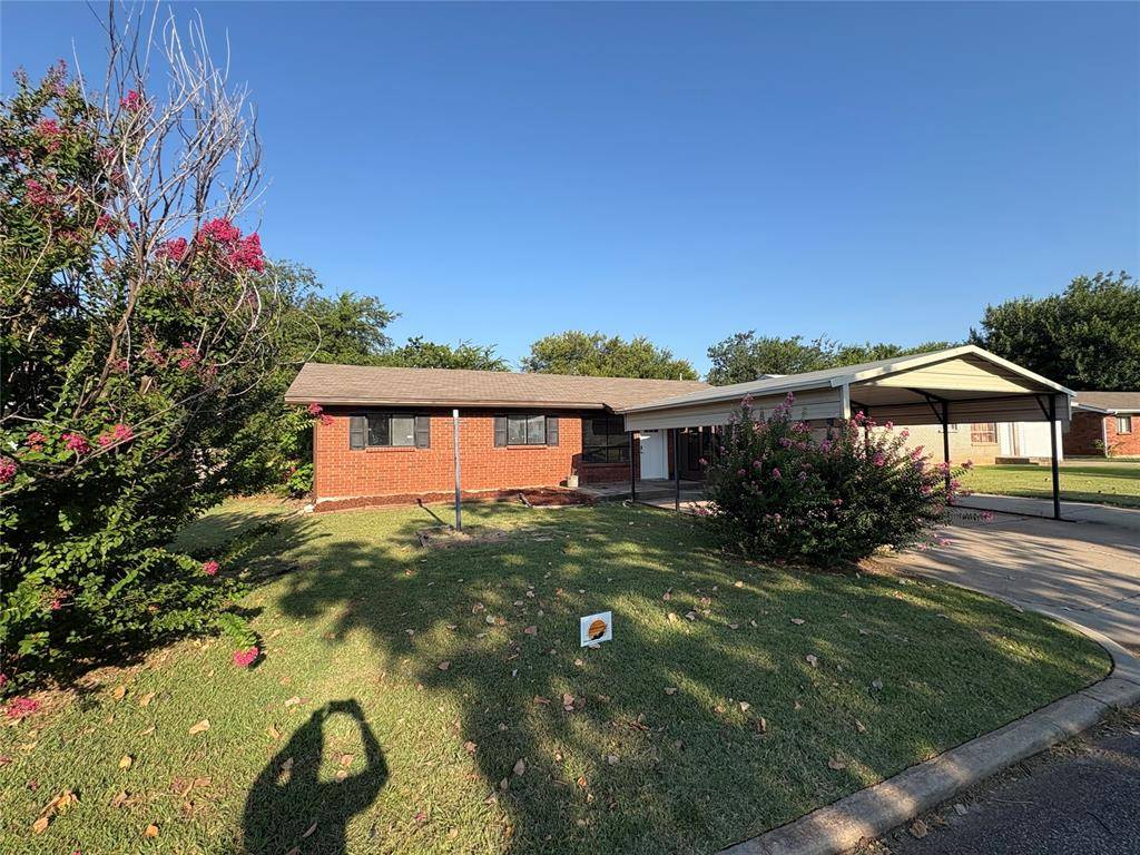 2605 Queensbury RD, Moore, OK 73160