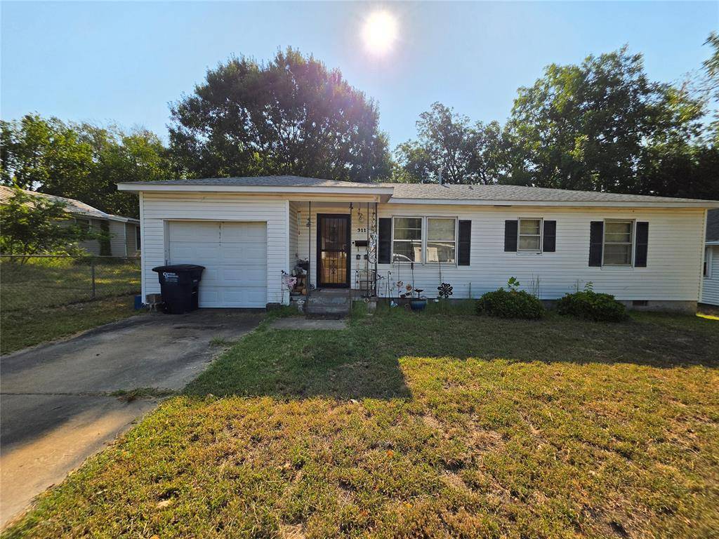 311 N Roosevelt AVE, Shawnee, OK 74801