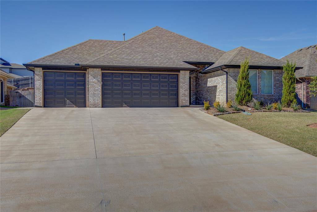 2133 Santa Monica ST, Edmond, OK 73034