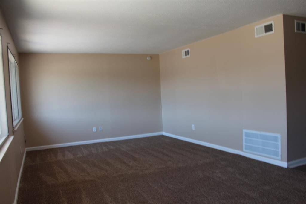 9909 Harmony DR, Oklahoma City, OK 73130