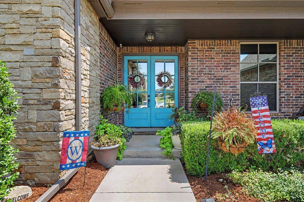 9300 NW 97th CIR, Yukon, OK 73099
