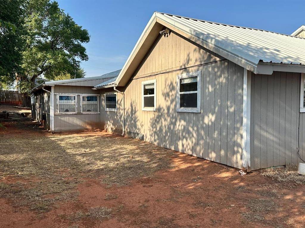 201 S Ninth ST, Cheyenne, OK 73628