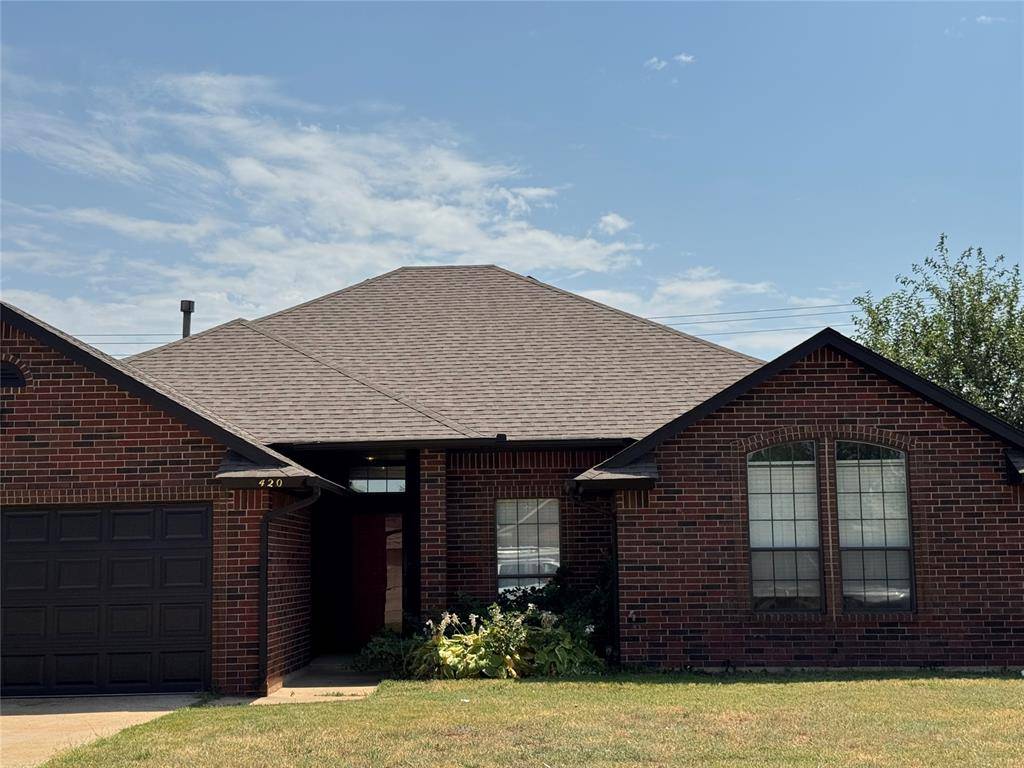 420 E Twelve Oaks TER, Mustang, OK 73064