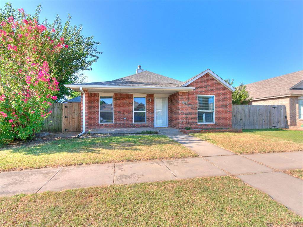 1402 SW 23rd ST, Moore, OK 73170