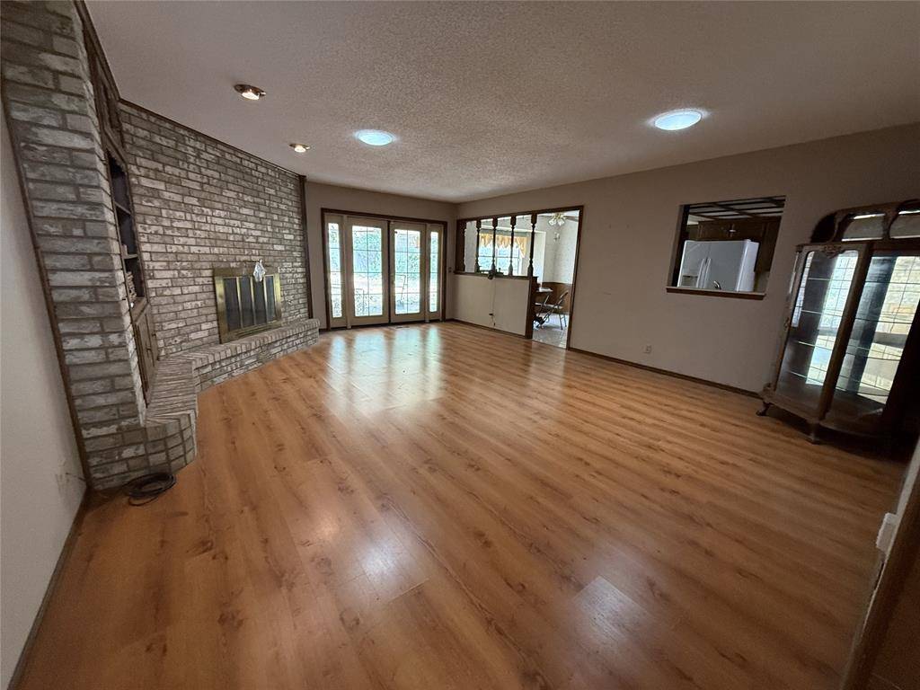 9216 NW Lansbrook LN, Oklahoma City, OK 73132
