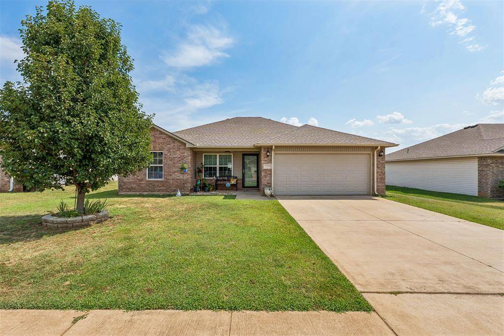 1304 Granite LN, Noble, OK 73068
