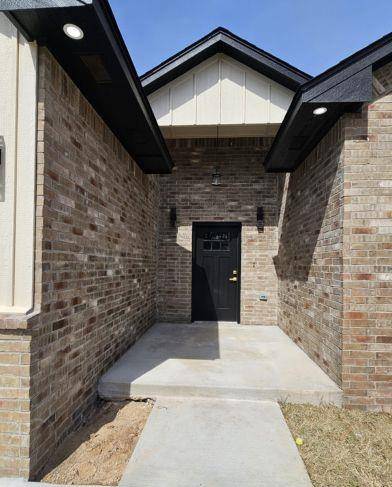 217 N Morgan DR, Moore, OK 73160