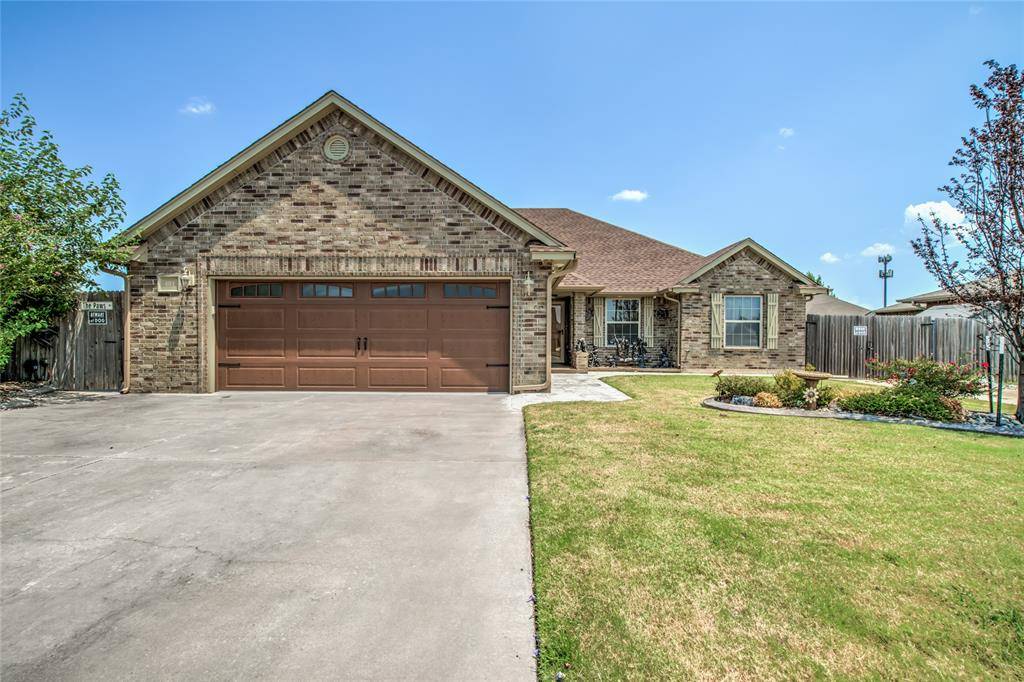 401 Stoneridge DR, Moore, OK 73160