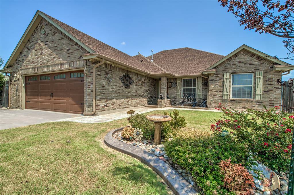 401 Stoneridge DR, Moore, OK 73160