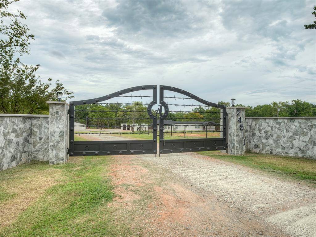 24511 Bethel RD, Tecumseh, OK 74873