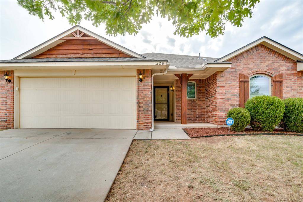 1228 Greenfield AVE, Yukon, OK 73099