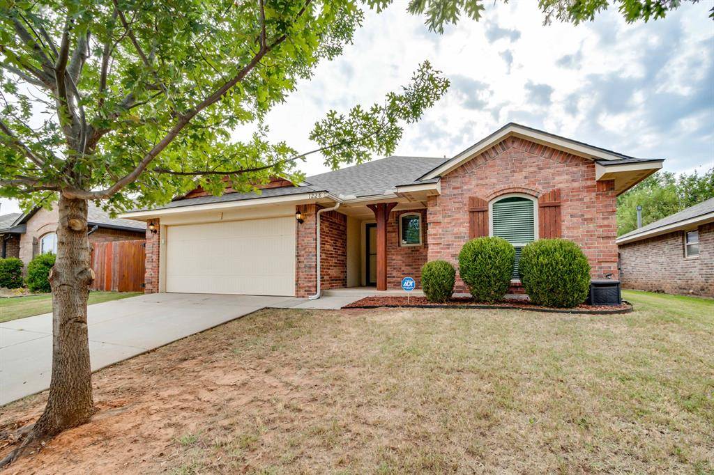 1228 Greenfield AVE, Yukon, OK 73099