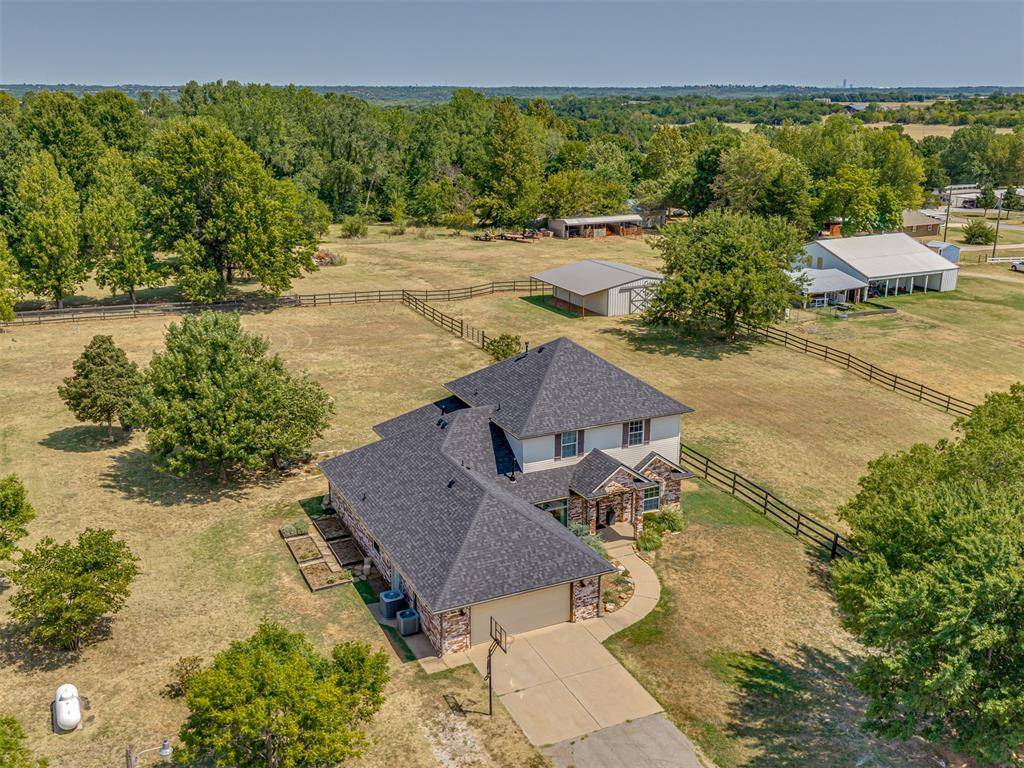 5901 E McMillin DR, Tuttle, OK 73089