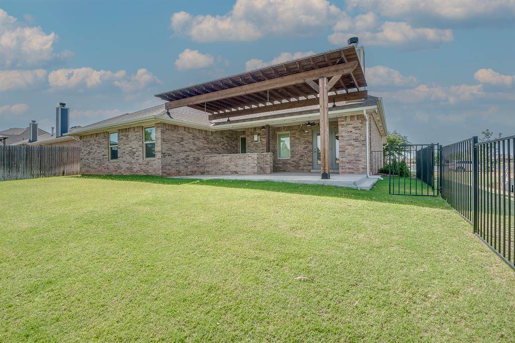 1201 NE 35th ST, Moore, OK 73160