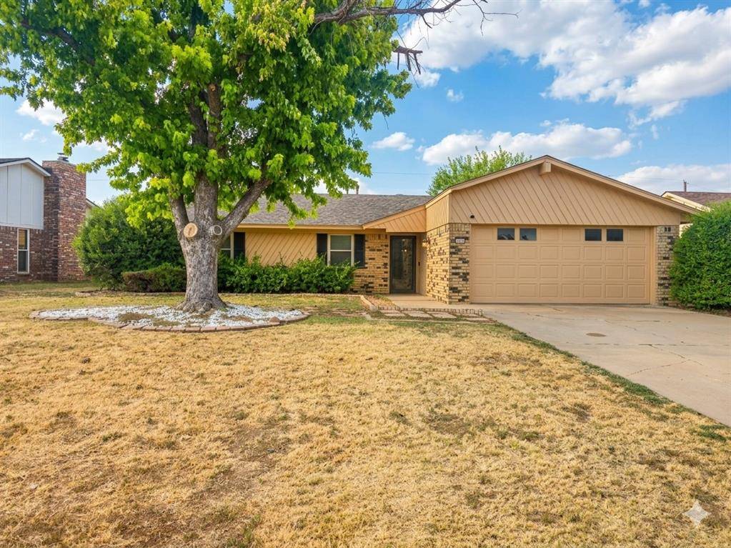 1421 Savannah CIR, Altus, OK 73521