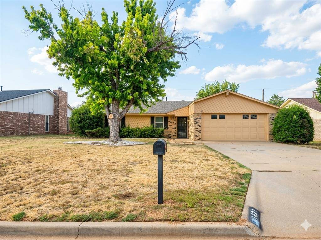 1421 Savannah CIR, Altus, OK 73521