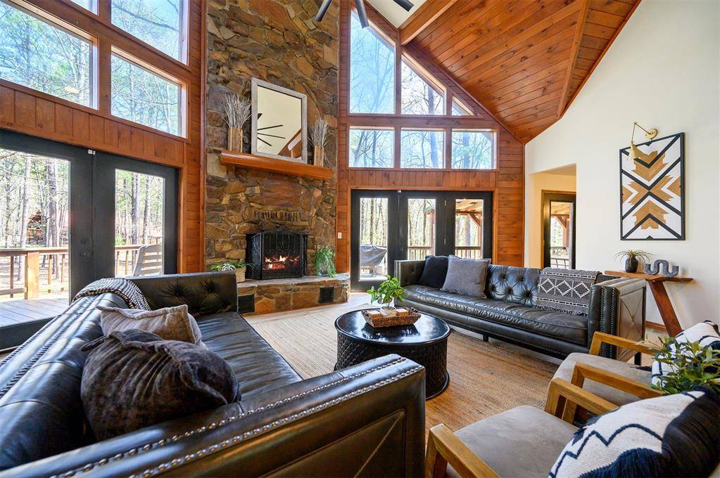 152 Mitchell LN, Broken Bow, OK 74728