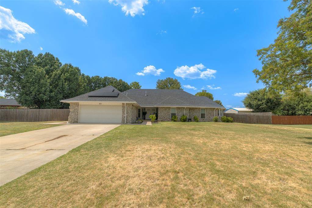 617 N Falcon WAY, Mustang, OK 73064