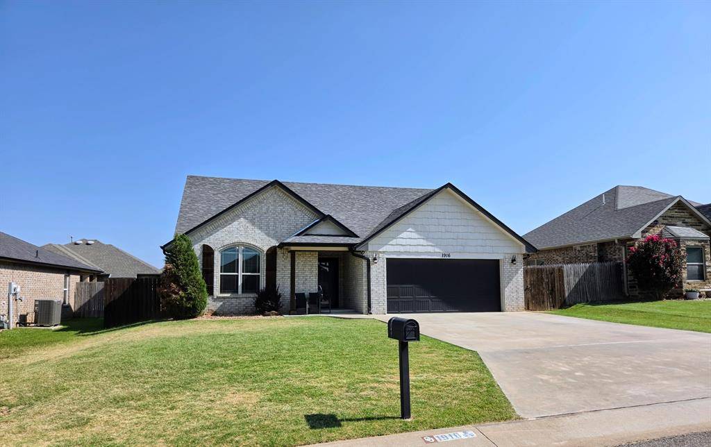 1916 Twisted Oak CT, Shawnee, OK 74804