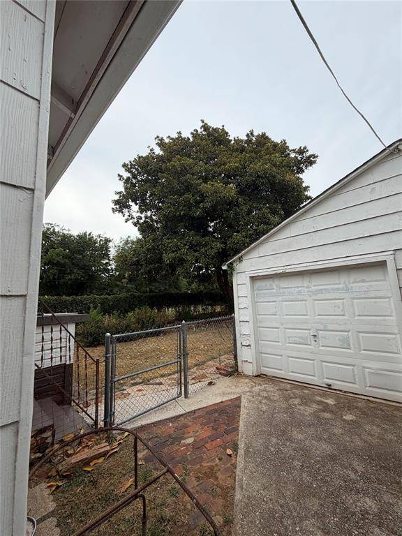 2421 SW 27th ST, Oklahoma City, OK 73108