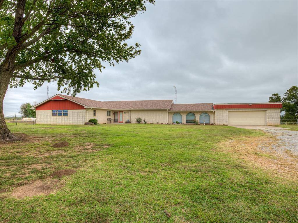 36851 EW 111 RD, Okemah, OK 74859