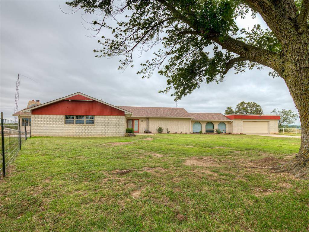 36851 EW 111 RD, Okemah, OK 74859