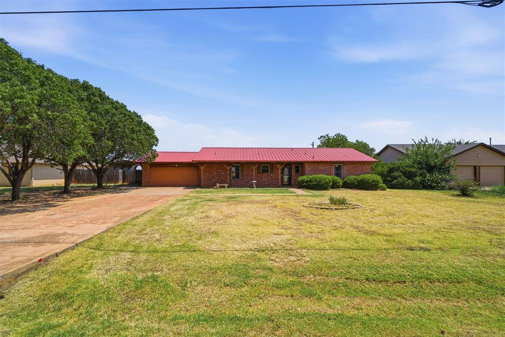 3300 N Park LN, Altus, OK 73521
