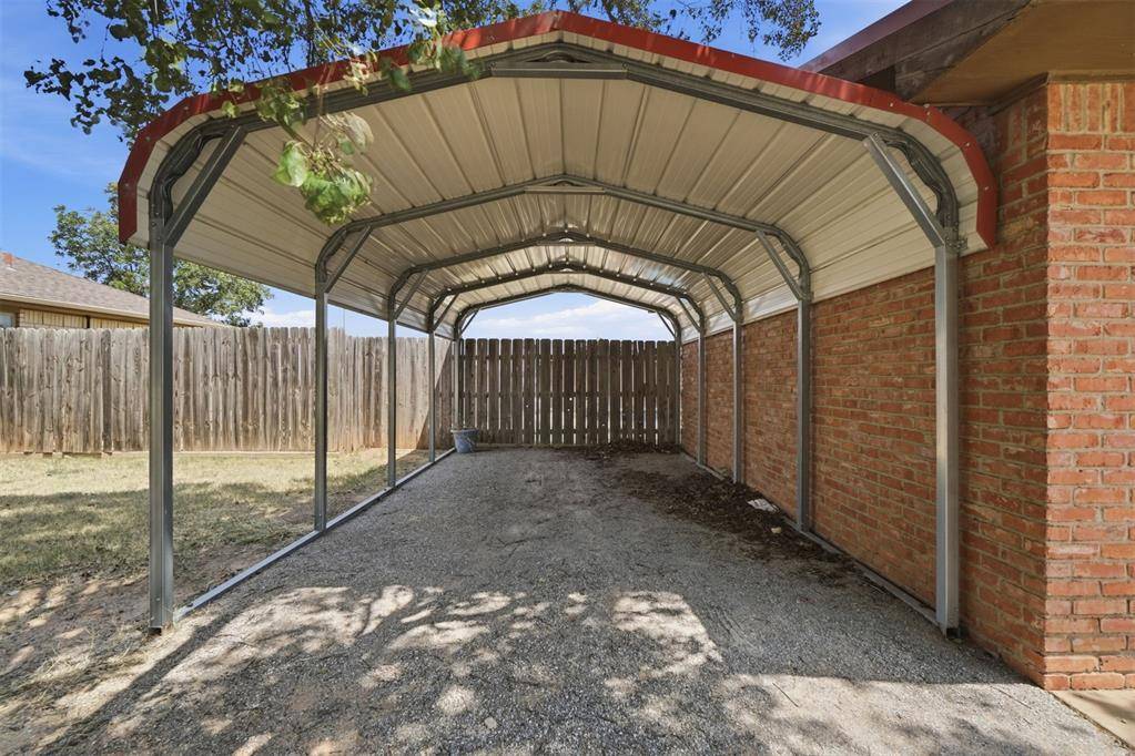 3300 N Park LN, Altus, OK 73521