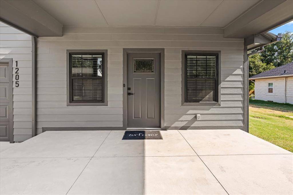 1205 E Oak ST, El Reno, OK 73036