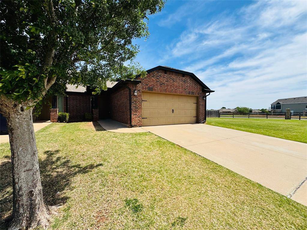 18100 Manera WAY, Edmond, OK 73012