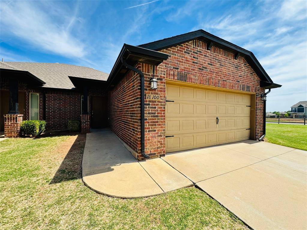 18100 Manera WAY, Edmond, OK 73012