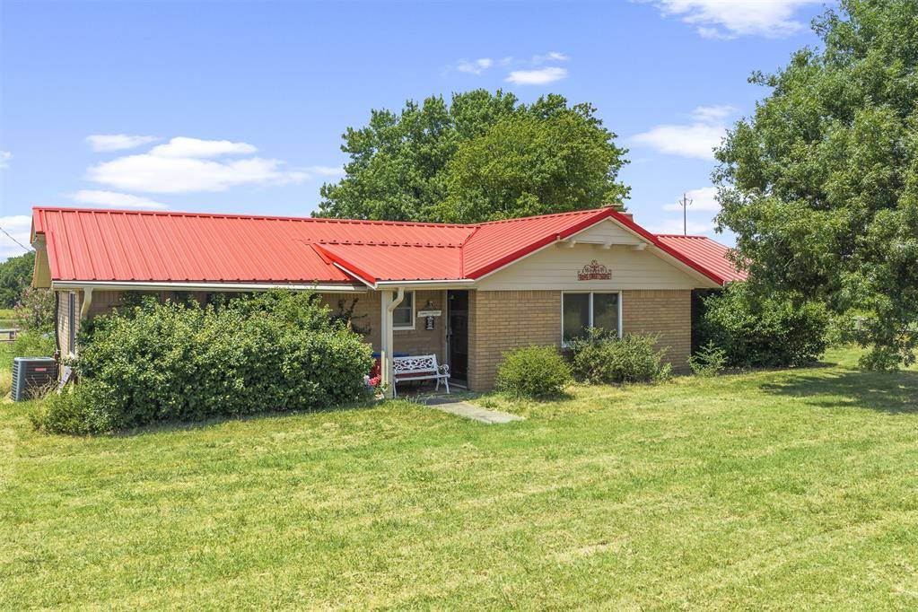 11584 N County Road 3340, Stratford, OK 74872