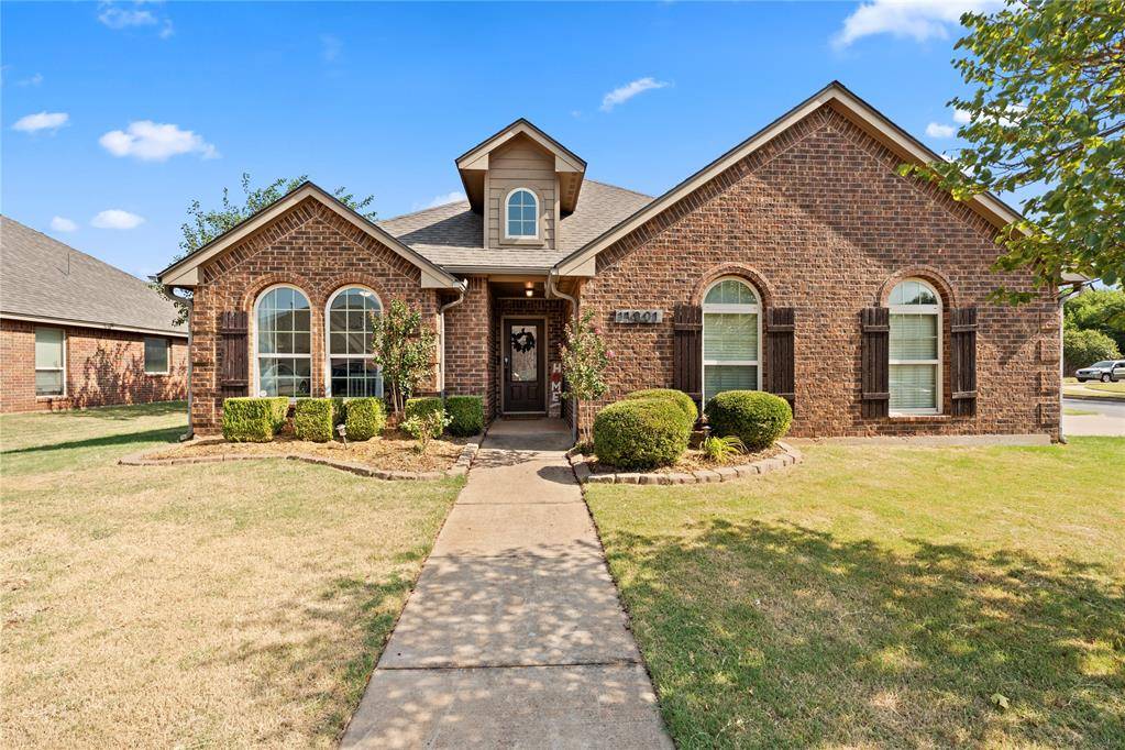 11001 SW 38th CIR, Mustang, OK 73064