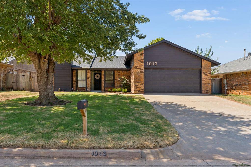 1013 N Crystal WAY, Mustang, OK 73064