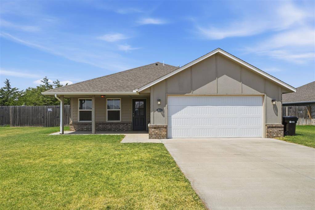 1513 Avalon DR, Altus, OK 73521